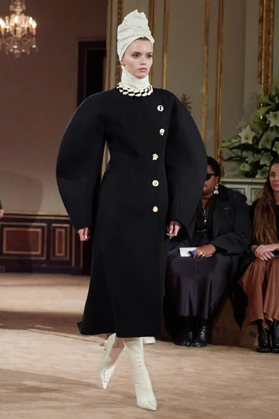 Look 1